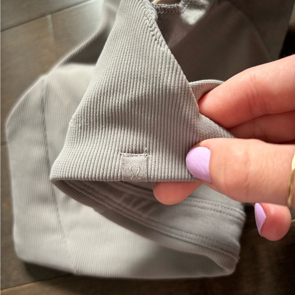 HIGH NECK RIBBED LULU SPORTS BRA - Picture 2 of 2